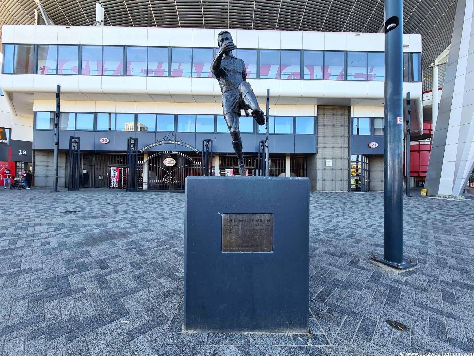 PSVEindhoven271D12M