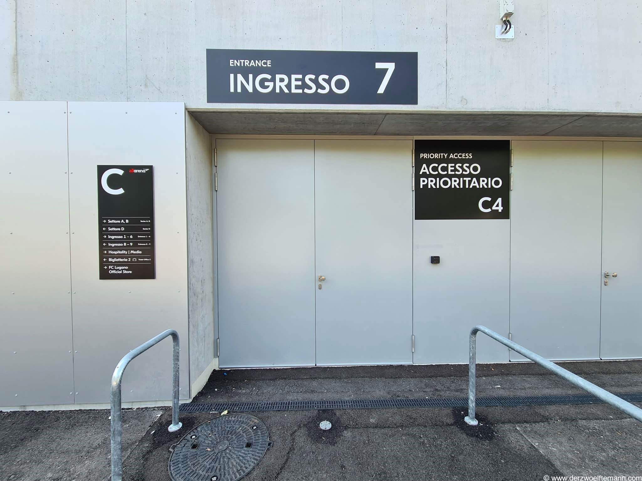 Luganesi111D12M